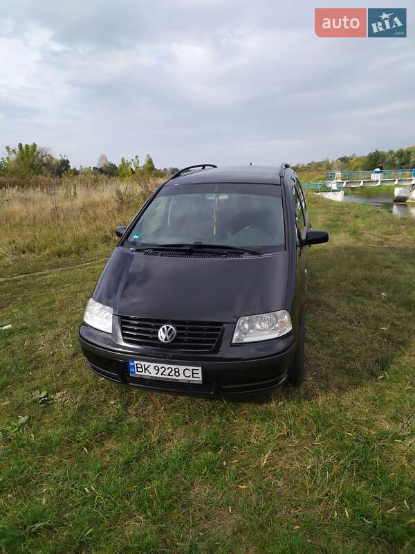 Минивэн Volkswagen Sharan 2003 в Дубно
