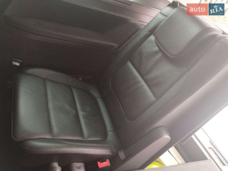 Мінівен Volkswagen Sharan 2012 в Новояворівську