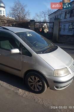 Минивэн Volkswagen Sharan 2000 в 
