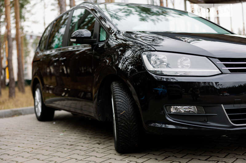Мінівен Volkswagen Sharan 2010 в Києві