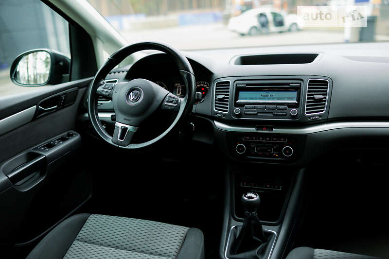 Мінівен Volkswagen Sharan 2010 в Києві