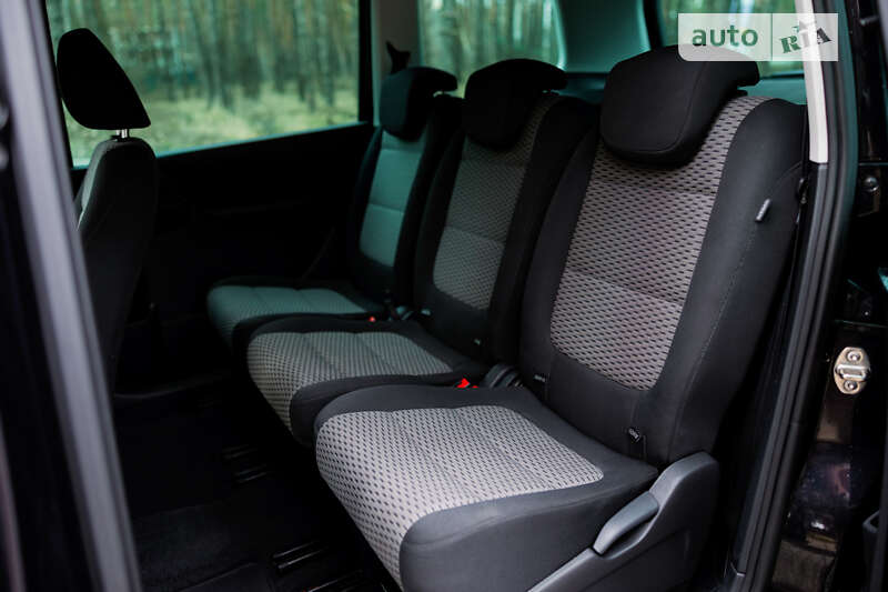 Мінівен Volkswagen Sharan 2010 в Києві