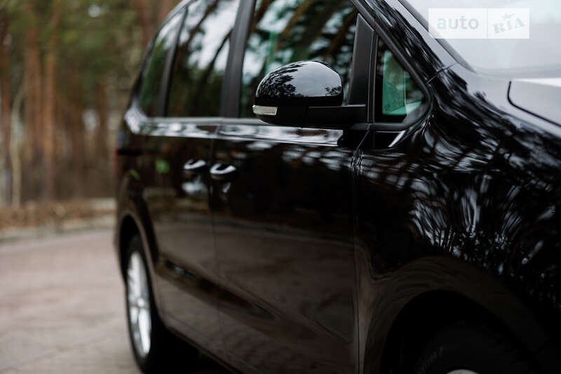 Мінівен Volkswagen Sharan 2010 в Києві