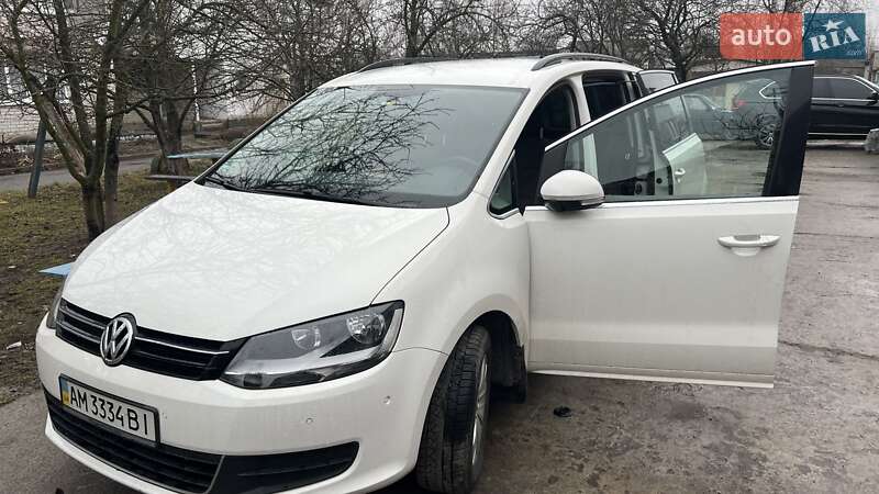 Мінівен Volkswagen Sharan 2012 в Житомирі