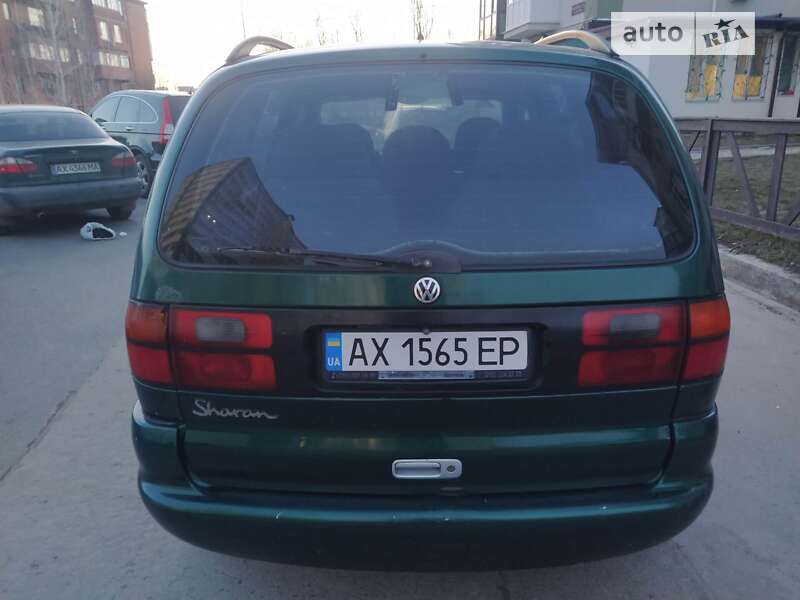 Минивэн Volkswagen Sharan 1996 в Харькове