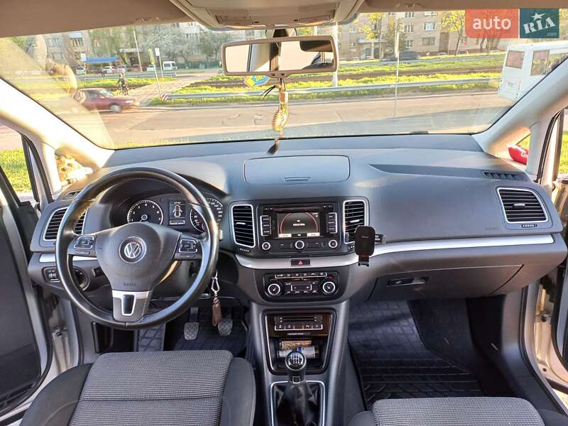 Минивэн Volkswagen Sharan 2012 в Киеве