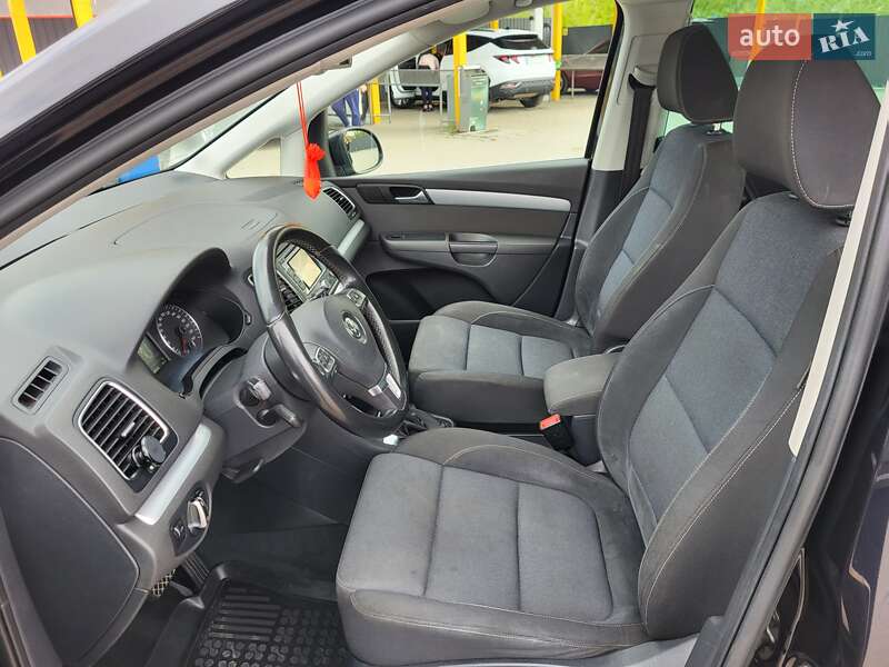 Минивэн Volkswagen Sharan 2012 в Хмельницком