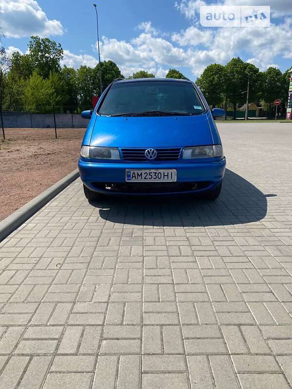 Минивэн Volkswagen Sharan 1999 в Житомире
