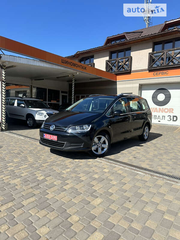 Минивэн Volkswagen Sharan 2015 в Сваляве