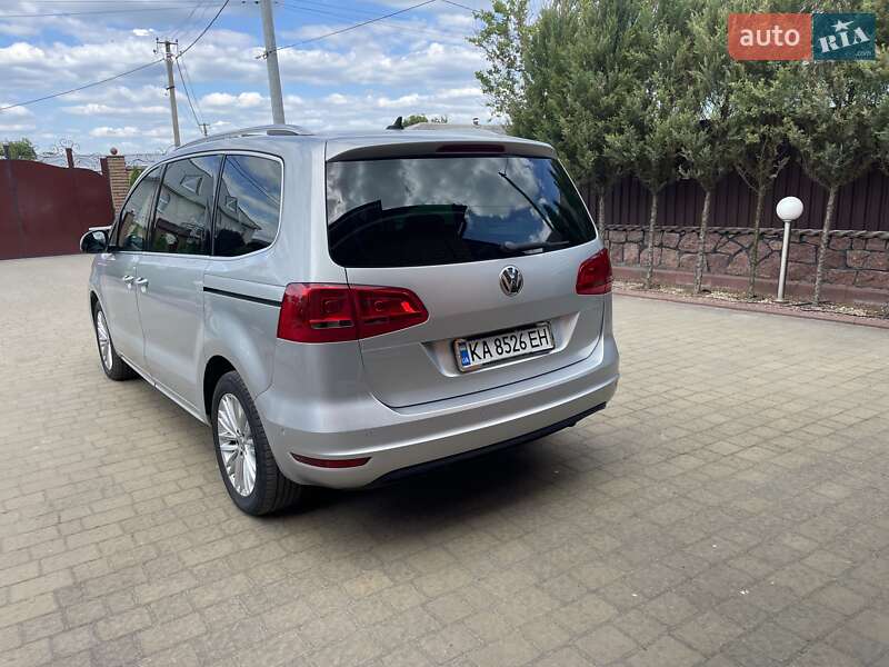 Мінівен Volkswagen Sharan 2015 в Житомирі