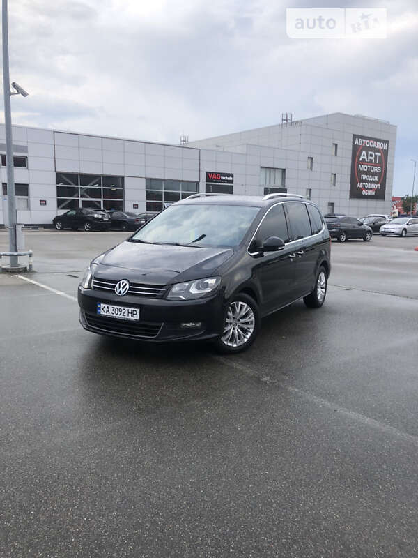 Минивэн Volkswagen Sharan 2011 в Киеве