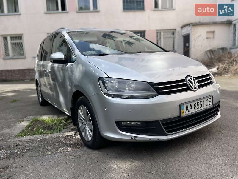 Мінівен Volkswagen Sharan 2011 в Києві
