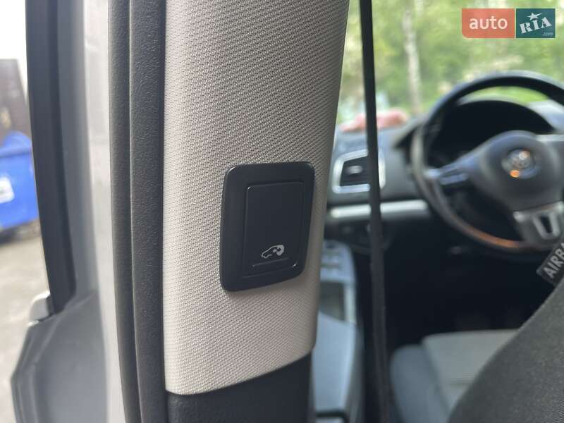Мінівен Volkswagen Sharan 2011 в Києві