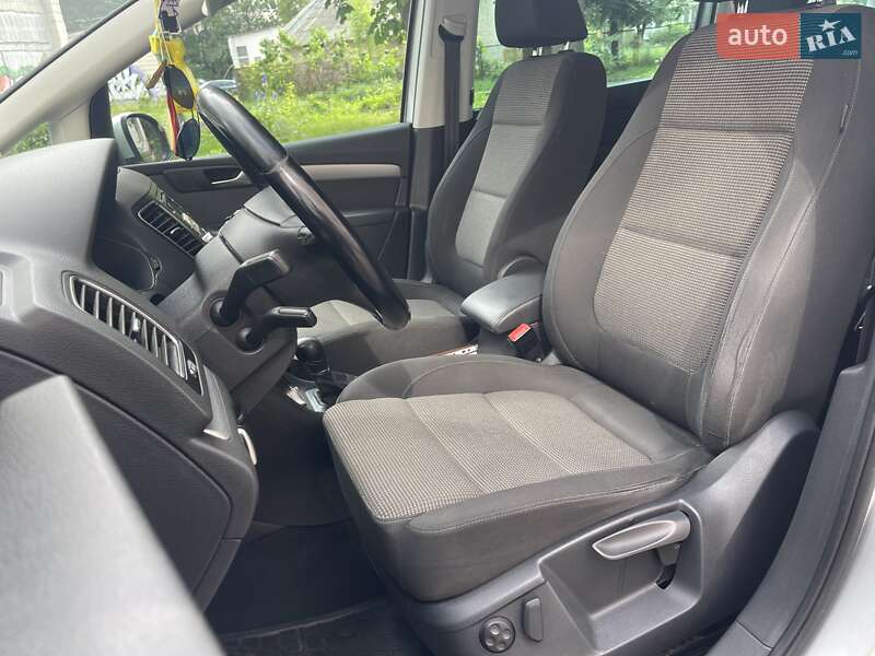 Мінівен Volkswagen Sharan 2011 в Києві