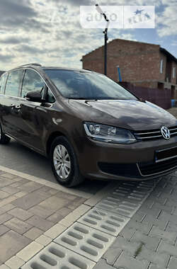 Минивэн Volkswagen Sharan 2011 в Черновцах