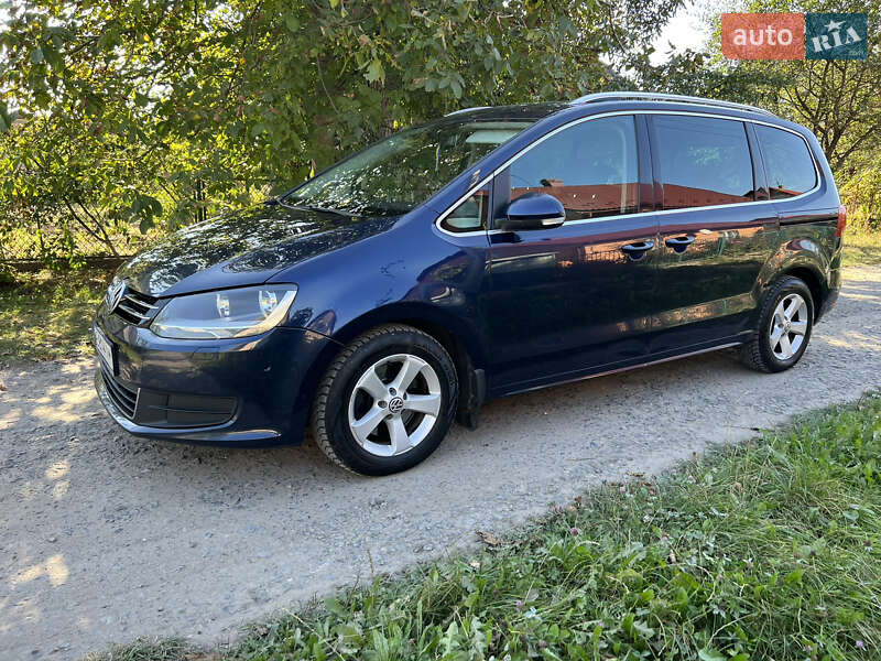 Минивэн Volkswagen Sharan 2011 в Каменском