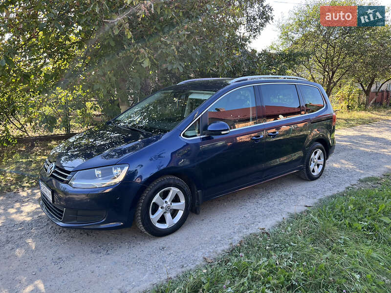 Минивэн Volkswagen Sharan 2011 в Каменском