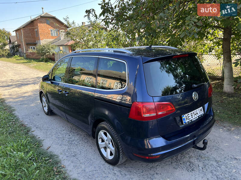 Минивэн Volkswagen Sharan 2011 в Каменском