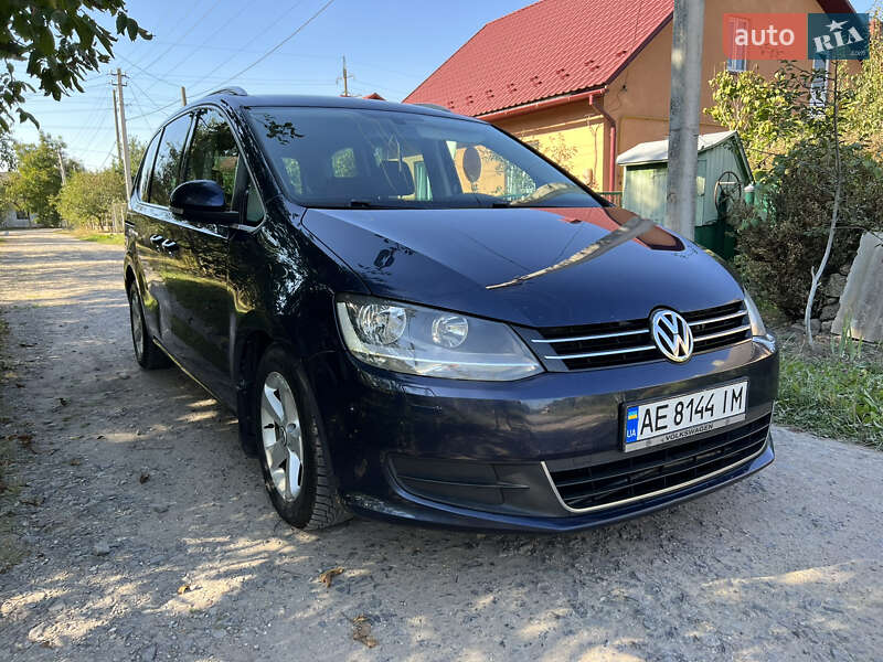 Минивэн Volkswagen Sharan 2011 в Каменском