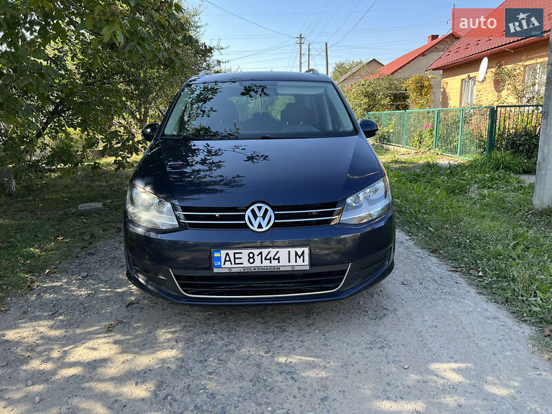 Минивэн Volkswagen Sharan 2011 в Каменском