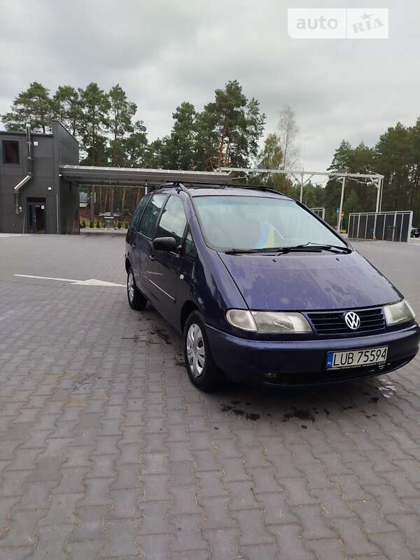 Минивэн Volkswagen Sharan 1999 в Маневичах