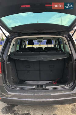 Минивэн Volkswagen Sharan 2012 в 