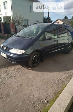 Минивэн Volkswagen Sharan 1997 в Иваничах