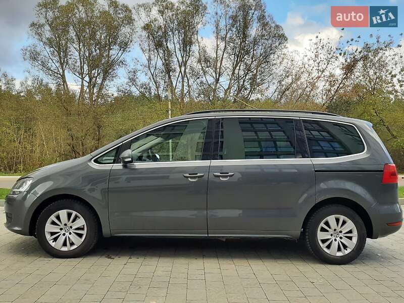 Мінівен Volkswagen Sharan 2012 в Новояворівську