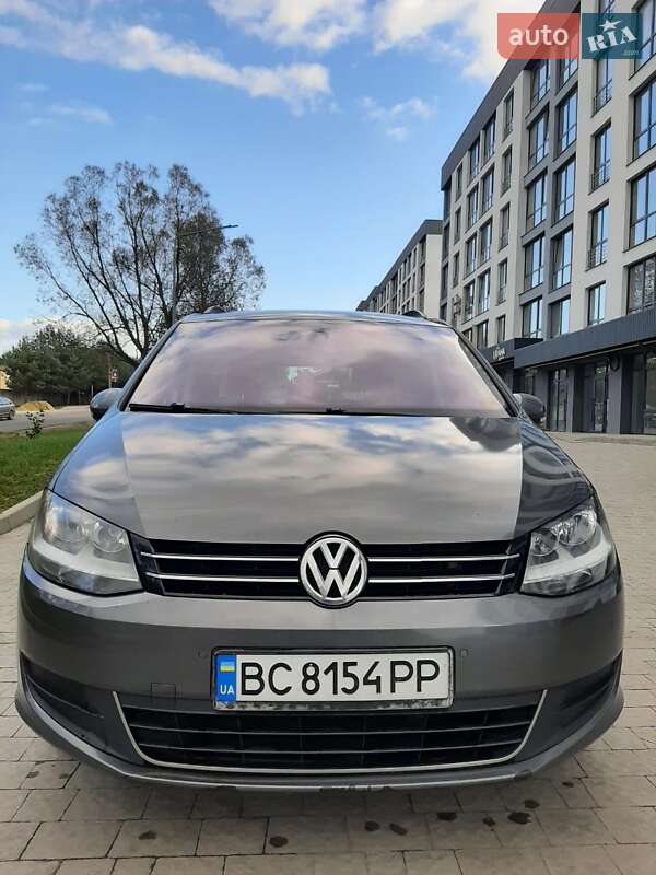 Мінівен Volkswagen Sharan 2012 в Новояворівську