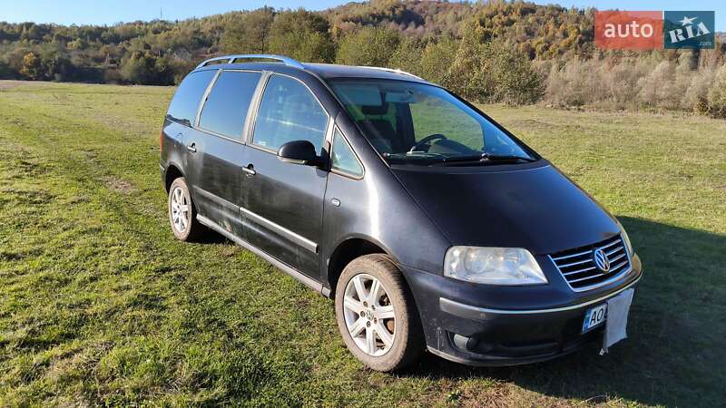 Минивэн Volkswagen Sharan 2006 в Хусте