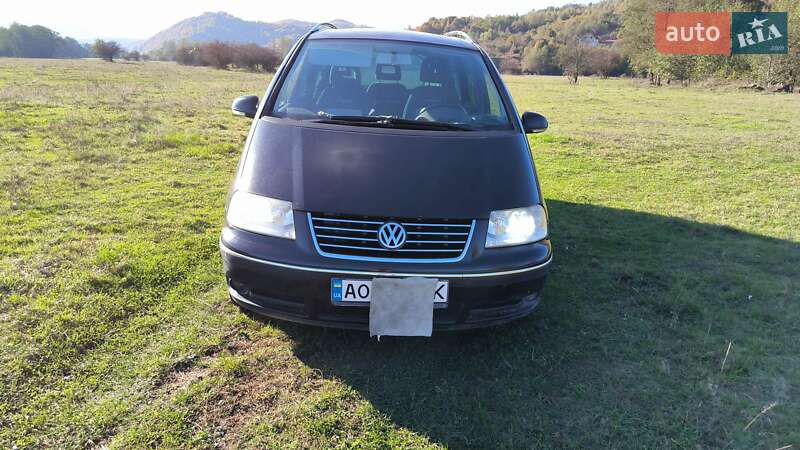 Минивэн Volkswagen Sharan 2006 в Хусте