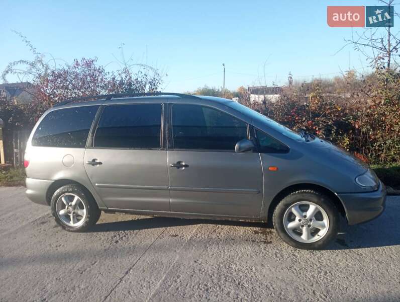Минивэн Volkswagen Sharan 1999 в Ужгороде