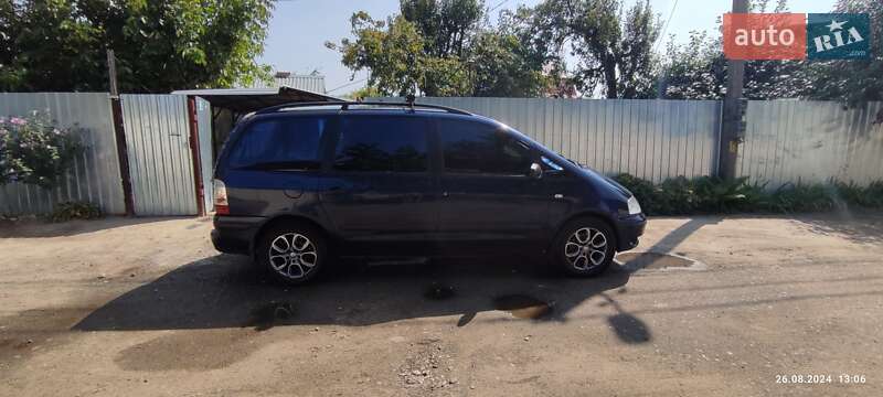 Мінівен Volkswagen Sharan 2000 в Києві