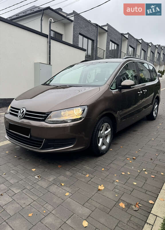 Минивэн Volkswagen Sharan 2011 в Черновцах