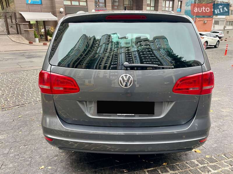 Минивэн Volkswagen Sharan 2013 в Киеве