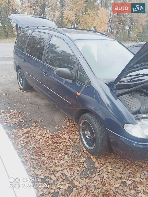 Минивэн Volkswagen Sharan 1996 в Сумах