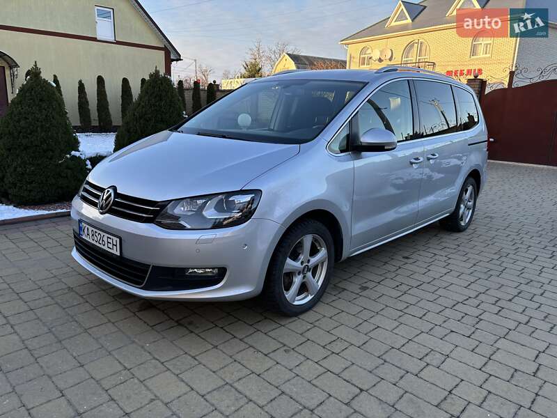 Мінівен Volkswagen Sharan 2015 в Житомирі