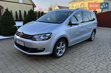 Минивэн Volkswagen Sharan 2015 в Житомире