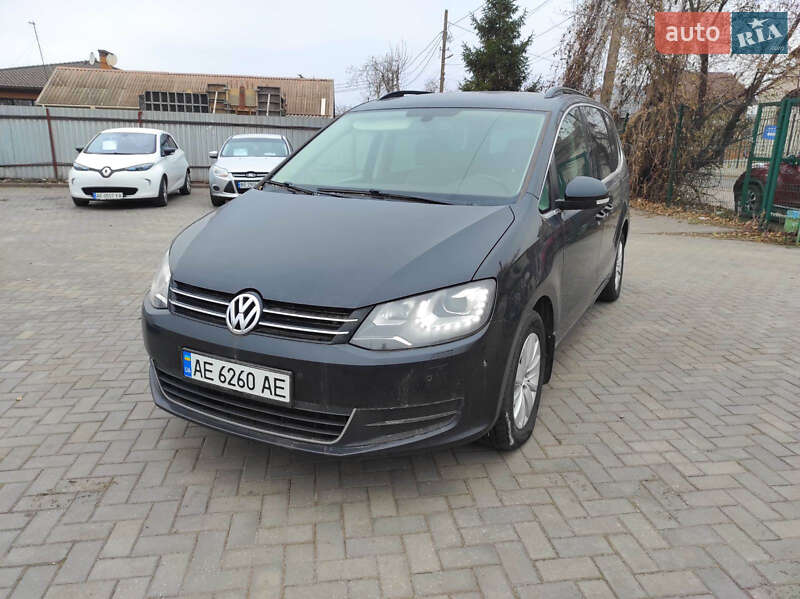 Минивэн Volkswagen Sharan 2015 в Кривом Роге