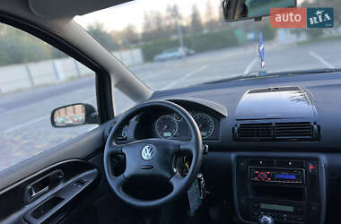 Минивэн Volkswagen Sharan 2000 в Владимире