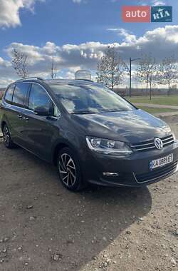 Мінівен Volkswagen Sharan 2019 в Києві