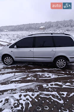 Минивэн Volkswagen Sharan 2006 в Глыбокой