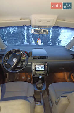 Минивэн Volkswagen Sharan 2006 в Глыбокой