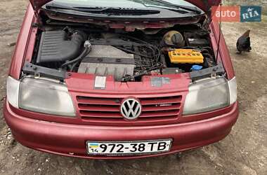 Минивэн Volkswagen Sharan 2001 в Каменке-Бугской