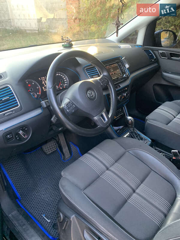 Минивэн Volkswagen Sharan 2012 в Житомире