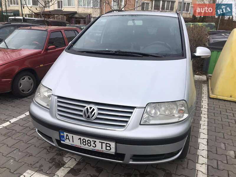 Минивэн Volkswagen Sharan 2005 в Киеве