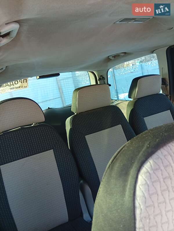 Минивэн Volkswagen Sharan 2000 в Петрове