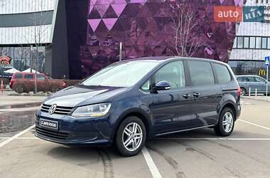 Минивэн Volkswagen Sharan 2015 в Киеве