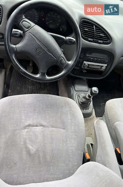 Мінівен Volkswagen Sharan 1996 в Чернівцях