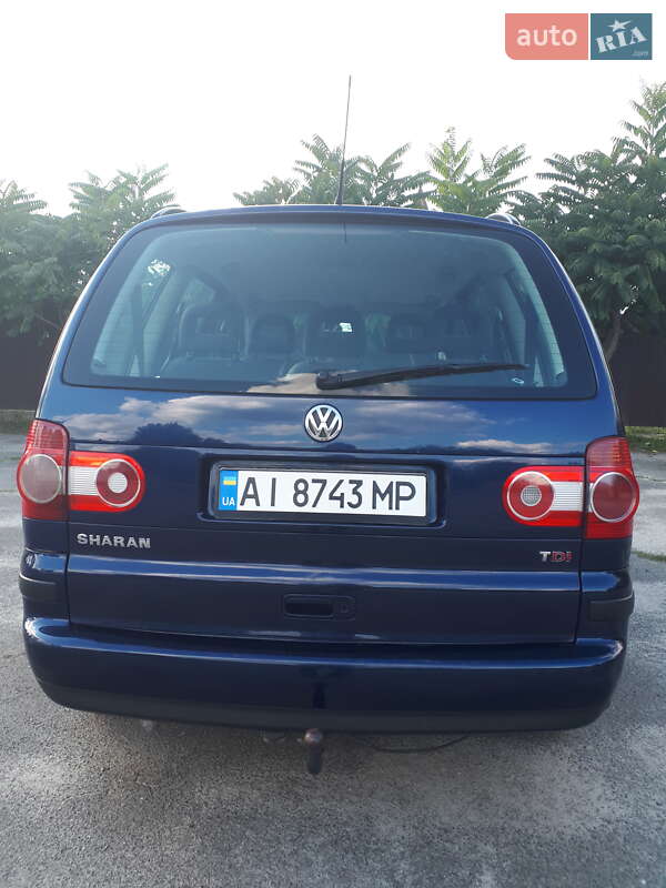 Минивэн Volkswagen Sharan 2004 в Киеве